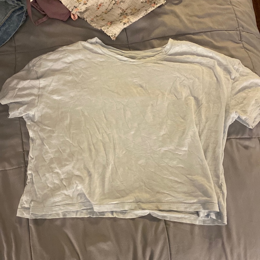 Old Navy Light Blue T-Shirt (Size Medium)